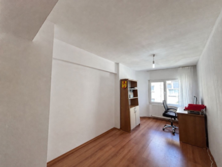 Alsancak Dünyagöz Hospital. 2 1 Wohnung Zum Verkauf Mit Parkplatz In Der Nähe