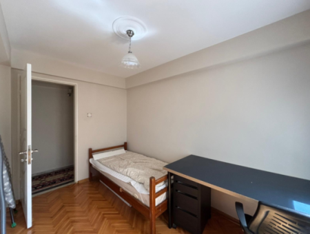 3. Stock, 130 M² Möblierte Wohnung Zur Mietung In Alsancak Dichter Eşreft