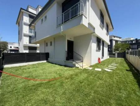 Moderne Und Komfortable Villa In Seferihisar Camikebir
