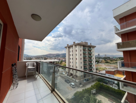 Möblierte Wohnung Zur Miete 1 1 Mit Pool In Bornova Myvia Und 24/7-Sicherheit!