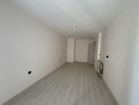 90 M² Grosszügige Neue 2 Mezzanine Wohnungen Im Stadtzentrum Von Seferihisar