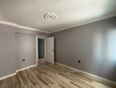 Leere Wohnung Im 1. Stock Mit Parkplatz In Alsancak Şaireşref!