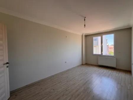 Mezzanin 2 1 Wohnung Mit Eigenem Bad Und Balkon Im Viertel Çolakibrahimbey