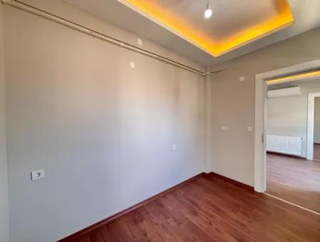 Angenehmer Wohnraum, Der Mit Modernen Details Im Stadtzentrum Gestaltet Ist!