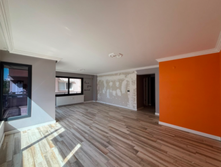 Leerstehende 1. Etage 135 M² Wohnung Zum Verkauf Mit Parkplatz In Alsancak Şair Eşref