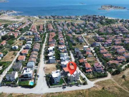 Villa Mit Komfortablem Und Angenehmem Wohnraum In Seferihisar Akarca