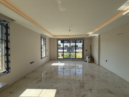 4 1 Triplex-Villa Im Stadtteil Seferihisar Camikebir
