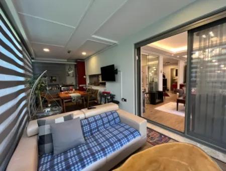 Private Villa Mit Terrasse Und Wintergarten In Einer Ecke In Saygin Stil Yali