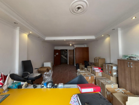 In Der Nähe Des Alsancak Hafens Und Bahnhofs 30 M² Büro Zur Miete