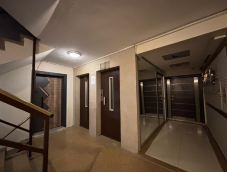 In Der Nähe Des Alsancak Hafens Und Bahnhofs 30 M² Büro Zur Miete