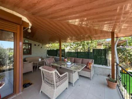 Sommervilla Zum Verkauf Mit Garten Auf Drei Seiten, Fußläufig Zum Akarca Beach