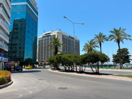 Alsancakswiss Hotel Karşisinda70M2 Kostenloser Shop Zur Miete Mit Netto-Wc