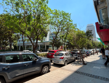 Alsancakswiss Hotel Karşisinda70M2 Kostenloser Shop Zur Miete Mit Netto-Wc