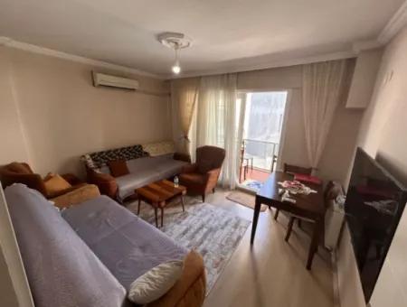 Freistehendes Gebäude Mit 2 Wohnungen Zum Verkauf In Buca İnönü