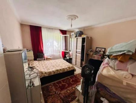 Freistehendes Gebäude Mit 2 Wohnungen Zum Verkauf In Buca İnönü