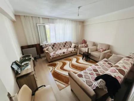 Freistehendes Gebäude Mit 2 Wohnungen Zum Verkauf In Buca İnönü