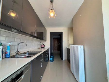 7. Stock, 410 M², Staffel, 3, 1 Wohnung Zu Mieten Mit Meerblick Auf Dem Alsancak Republikplatz!