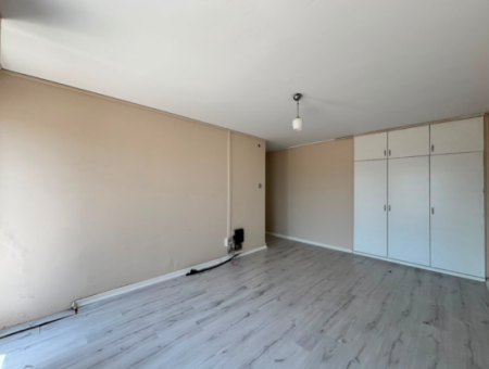 7. Stock, 410 M², Staffel, 3, 1 Wohnung Zu Mieten Mit Meerblick Auf Dem Alsancak Republikplatz!