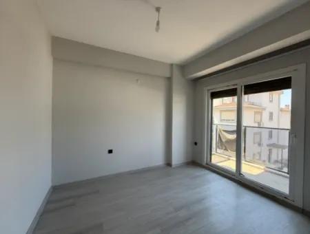 Brandneue 21-Wohnung Zum Verkauf Im Viertel Seferihisar Camikebir | Mit Balkon | Automatischer Verschluss | Arçelik Built-In | Mit Parken