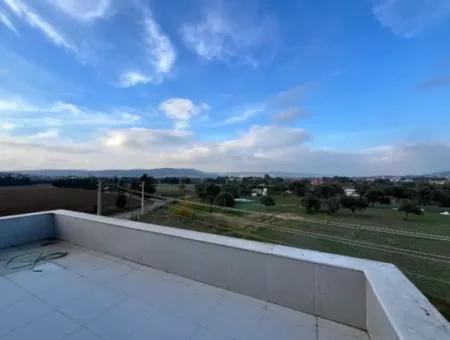 Zentral Gelegen, Große Garten- Und Reihenvilla Zum Verkauf Im Stadtteil Seferihisar Düzce