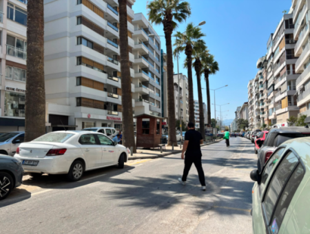 3 1 American Kitchen Am Alsancak Cumhuriyet Boulevard Ist Sowohl Als Büro Als Auch Als Wohnung Mietfertig, Wo Sie Sofort Umziehen Können.