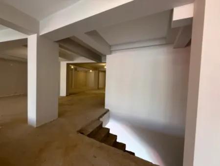 500 M² Großes Doppelhaus-Gewerbegebiet An Einer Angesehenen Lage Im Seferihisar Bazaar Center