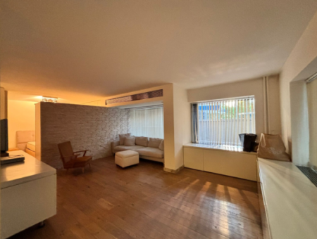 1 1 70M² Konzeptwohnung Zu Mieten Mit Fensterläden In Der Alsancak Libas Strasse