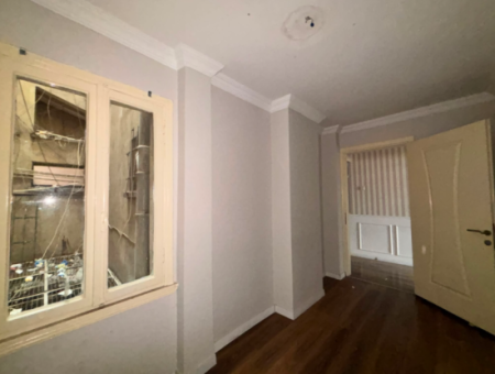 1. Stock 3 1.120 M² Gut Gepflegtes Geschäft Zur Vermietung In Alsancak, Zypern, Martyrs