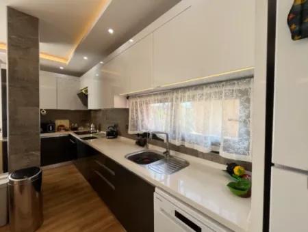 Luxuriöses Duplex Auf Einem Gelände Mit Meerblick Und Pool In Seferihisar Doğanbey!
