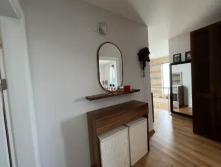 Luxuriöses Duplex Auf Einem Gelände Mit Meerblick Und Pool In Seferihisar Doğanbey!