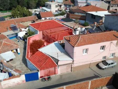 Einstehendes Haus Zum Verkauf In Kemalpaşa Halilbeyli Auf Einem 229 M² Großen Grundstück