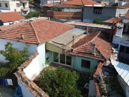 Einstehendes Haus Zum Verkauf In Kemalpaşa Halilbeyli Auf Einem 229 M² Großen Grundstück