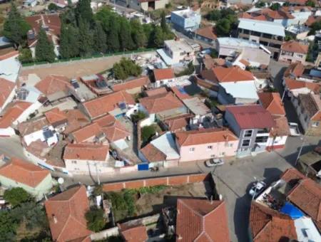 Einstehendes Haus Zum Verkauf In Kemalpaşa Halilbeyli Auf Einem 229 M² Großen Grundstück