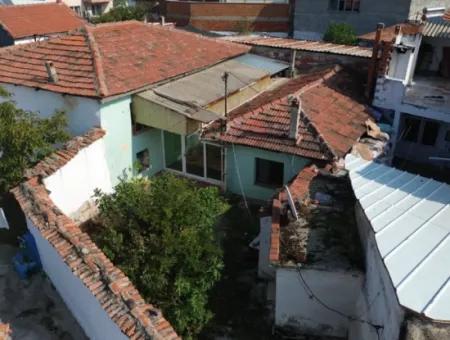 Einstehendes Haus Zum Verkauf In Kemalpaşa Halilbeyli Auf Einem 229 M² Großen Grundstück