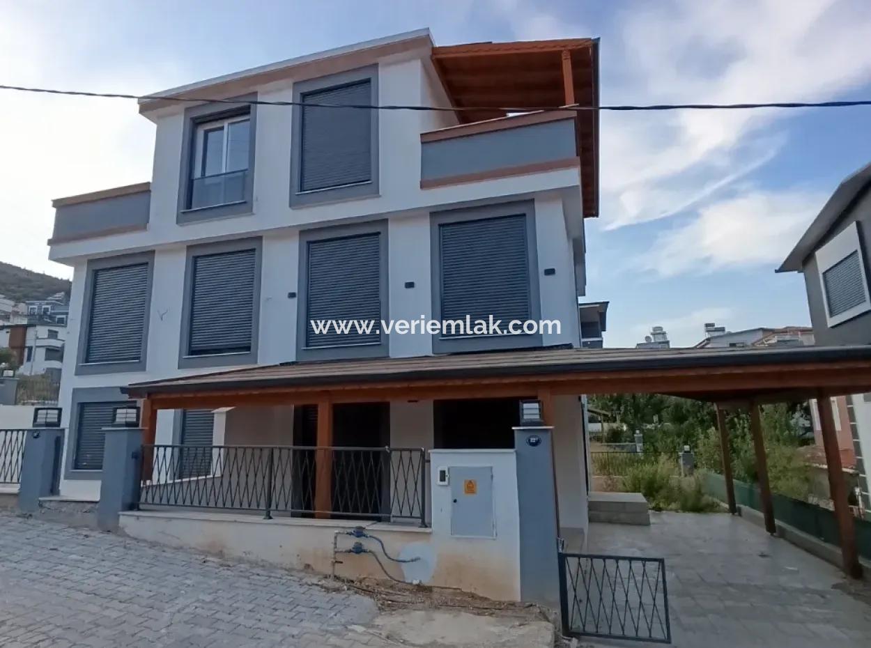 Stylish And Modern Villa With Pergola, Close To The Sea In Doğanbey Cumhuriyet Neighborhood