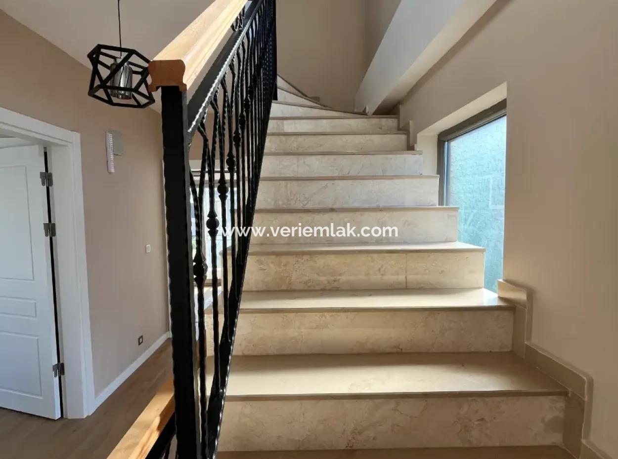 Opportunity To Rent A Furnished Luxury Villa In Seferihisar Sığacık!