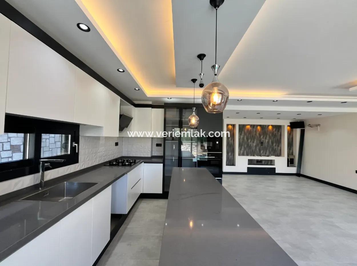 Luxury Villa With 4 Facades And Detached Swimming Pool For Sale In Seferihisar Akarca Region