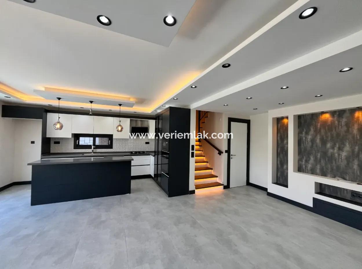 Luxury Villa With 4 Facades And Detached Swimming Pool For Sale In Seferihisar Akarca Region