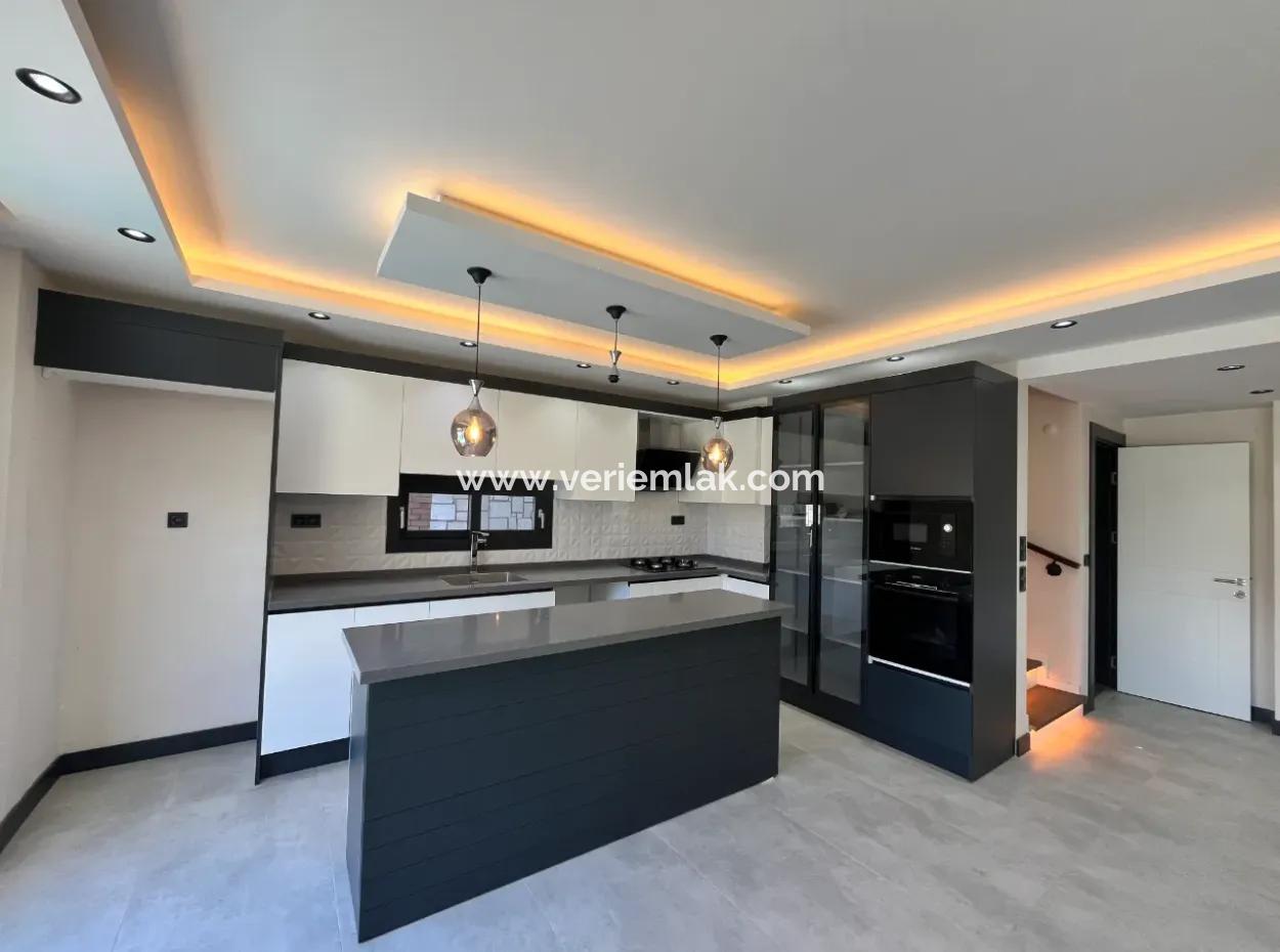 Luxury Villa With 4 Facades And Detached Swimming Pool For Sale In Seferihisar Akarca Region