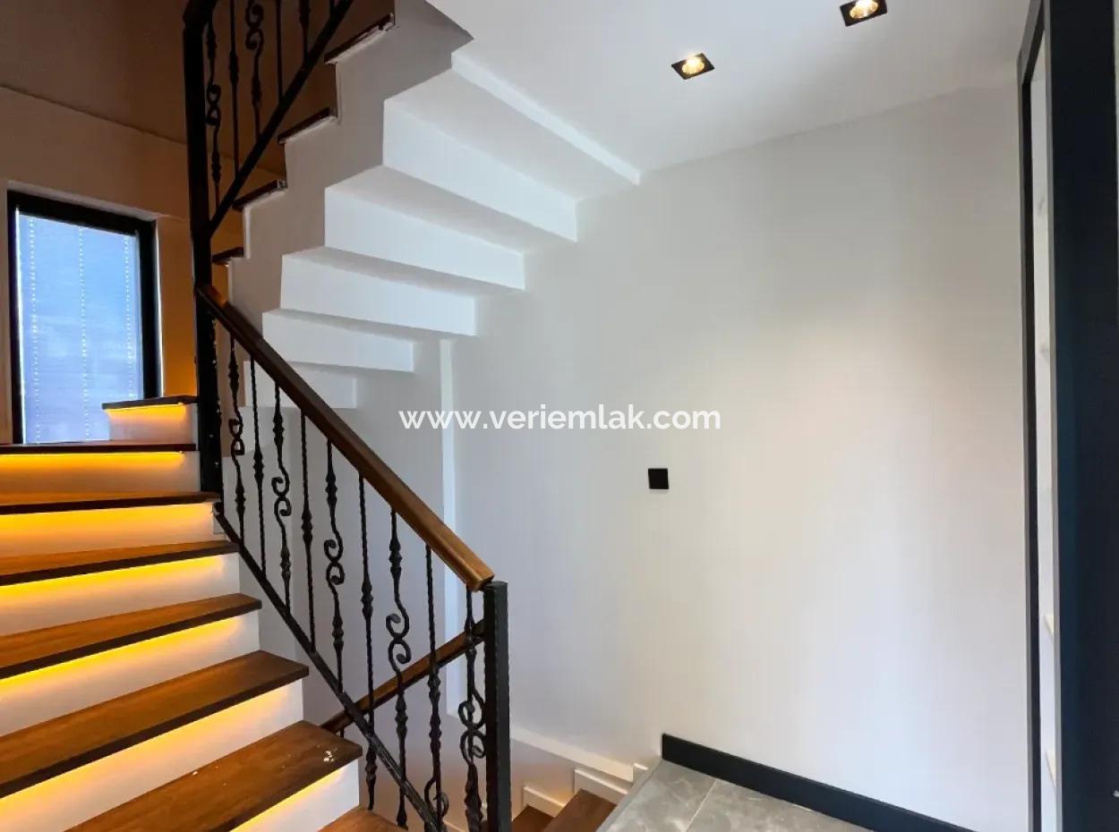 Luxury Villa With 4 Facades And Detached Swimming Pool For Sale In Seferihisar Akarca Region