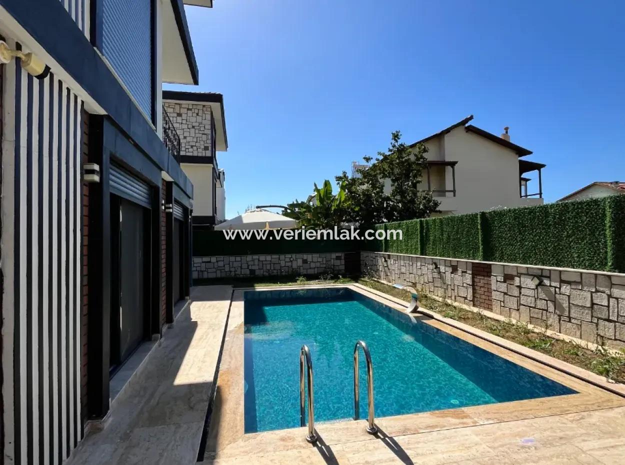 Luxury Villa With 4 Facades And Detached Swimming Pool For Sale In Seferihisar Akarca Region