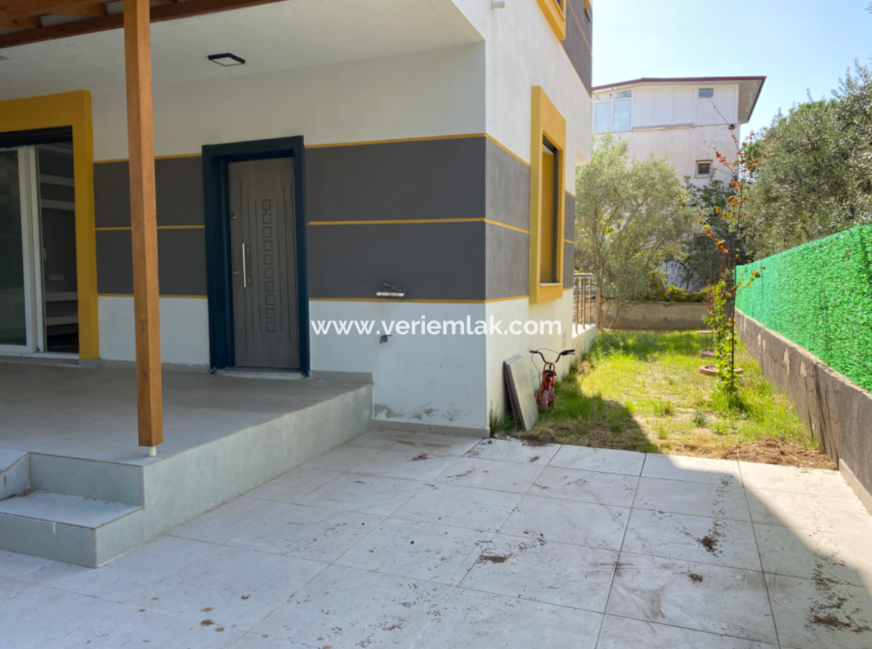 New Villa For Sale With Nature View In Seferihisar Doğanbey