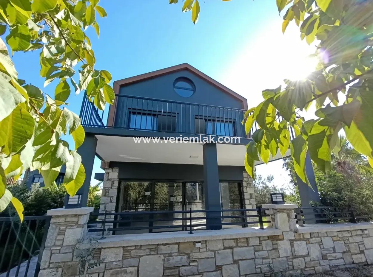 Luxury Detached 4 1 Villa Awaits You In The Prestigious Area Of Akarca, Near Bora Bora Houses!