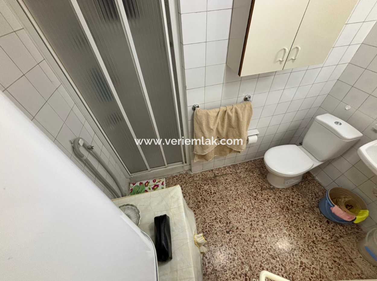 4 1 Apartment For Sale On Alsancak Aliçetinkaya Boulevard!