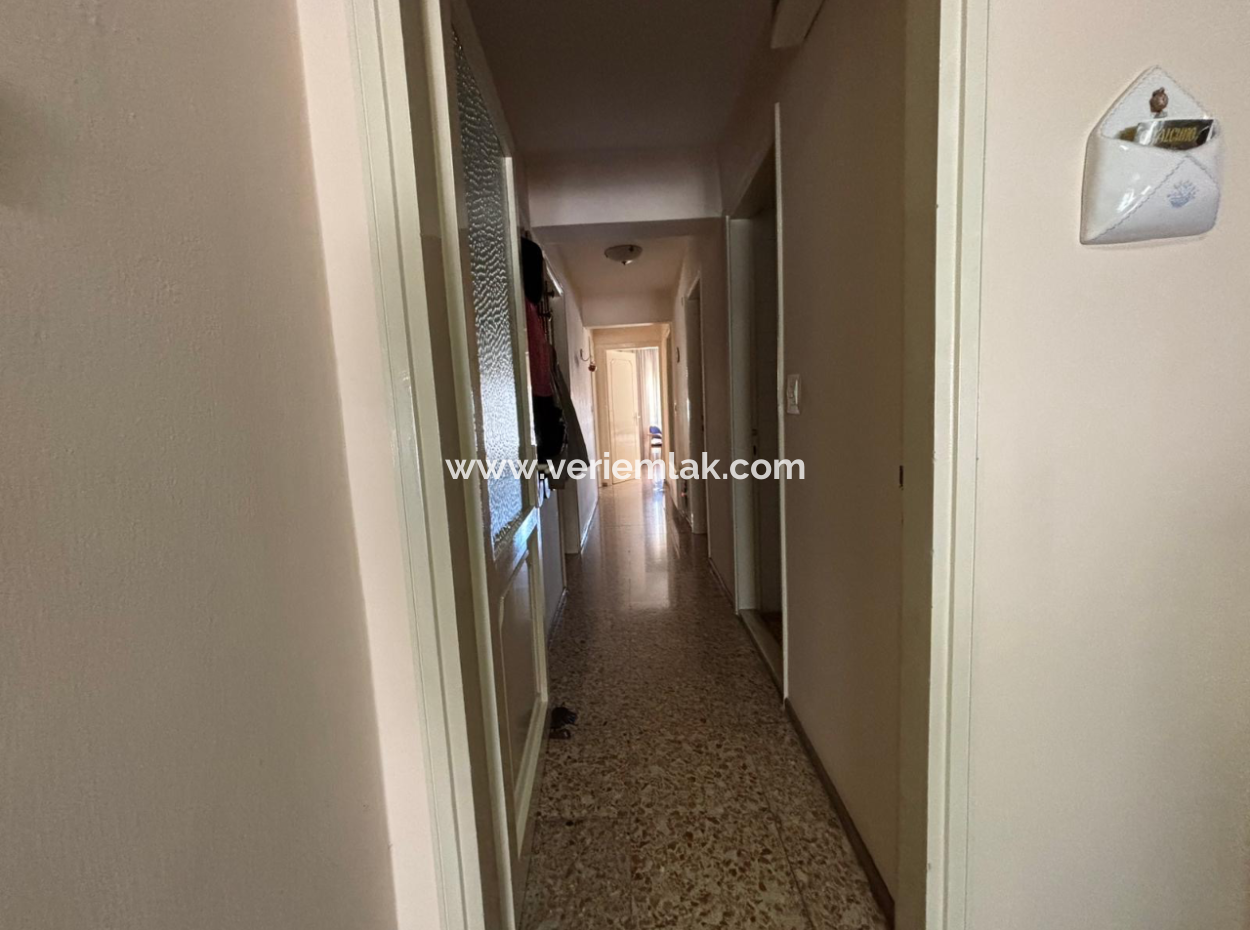 4 1 Apartment For Sale On Alsancak Aliçetinkaya Boulevard!