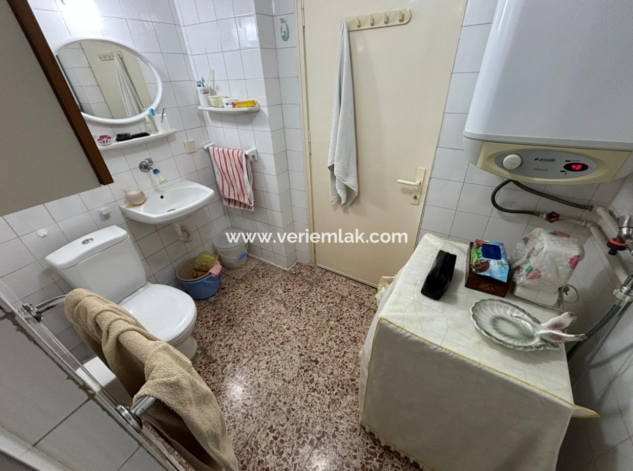 4 1 Apartment For Sale On Alsancak Aliçetinkaya Boulevard!