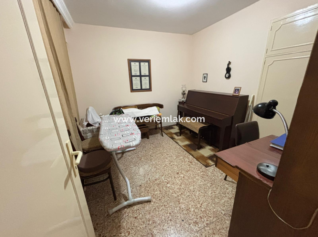 4 1 Apartment For Sale On Alsancak Aliçetinkaya Boulevard!