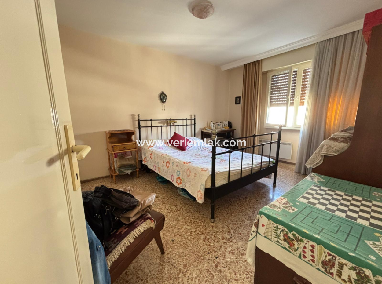 4 1 Apartment For Sale On Alsancak Aliçetinkaya Boulevard!