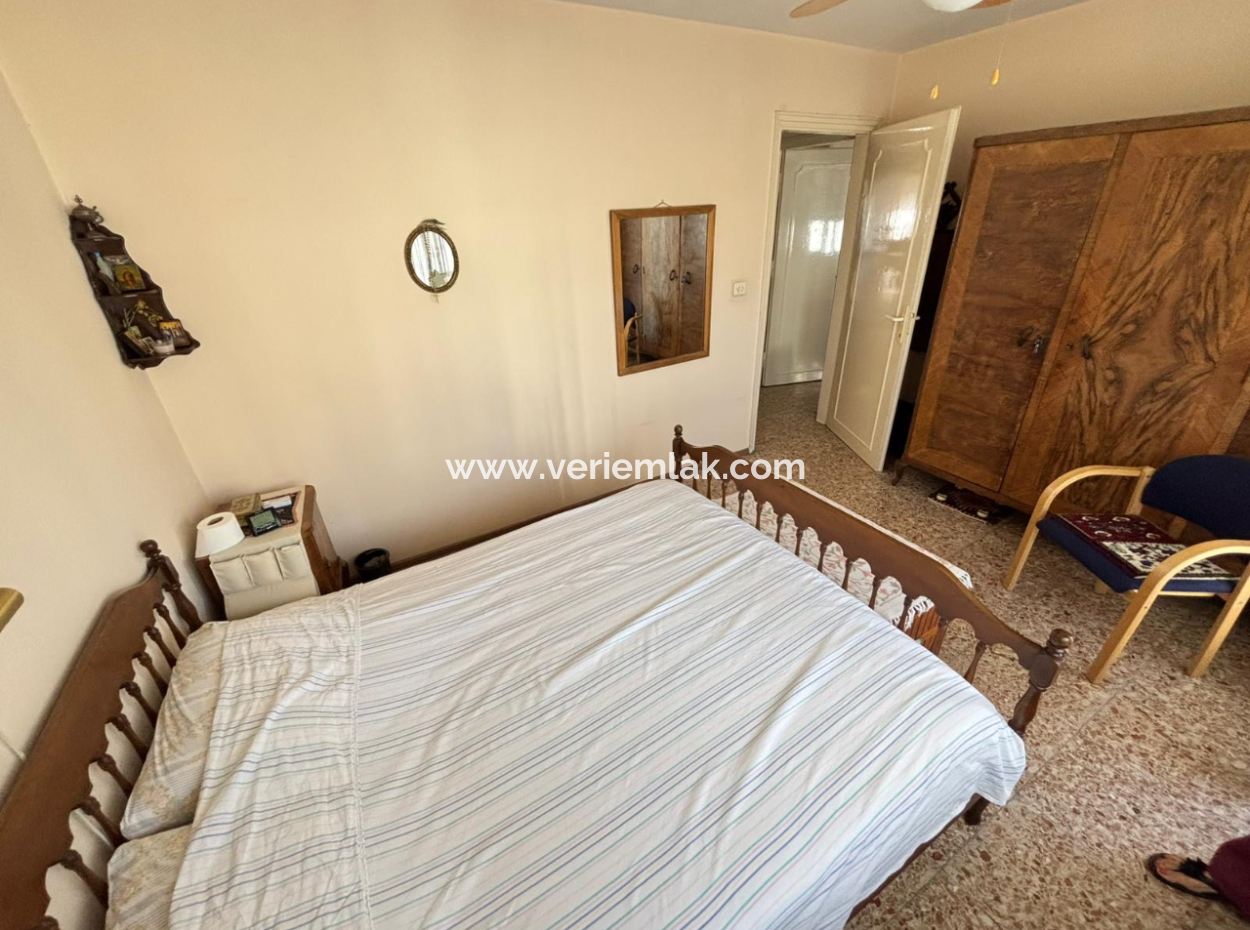 4 1 Apartment For Sale On Alsancak Aliçetinkaya Boulevard!