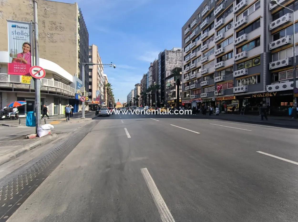 Opportunity Office / Office For Sale In The Center Of Izmir Where Business Centers Are Busy